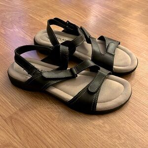 Eastland memory foam sandals